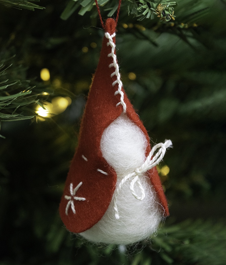 Christmas Gnome Ornaments: Free Pattern