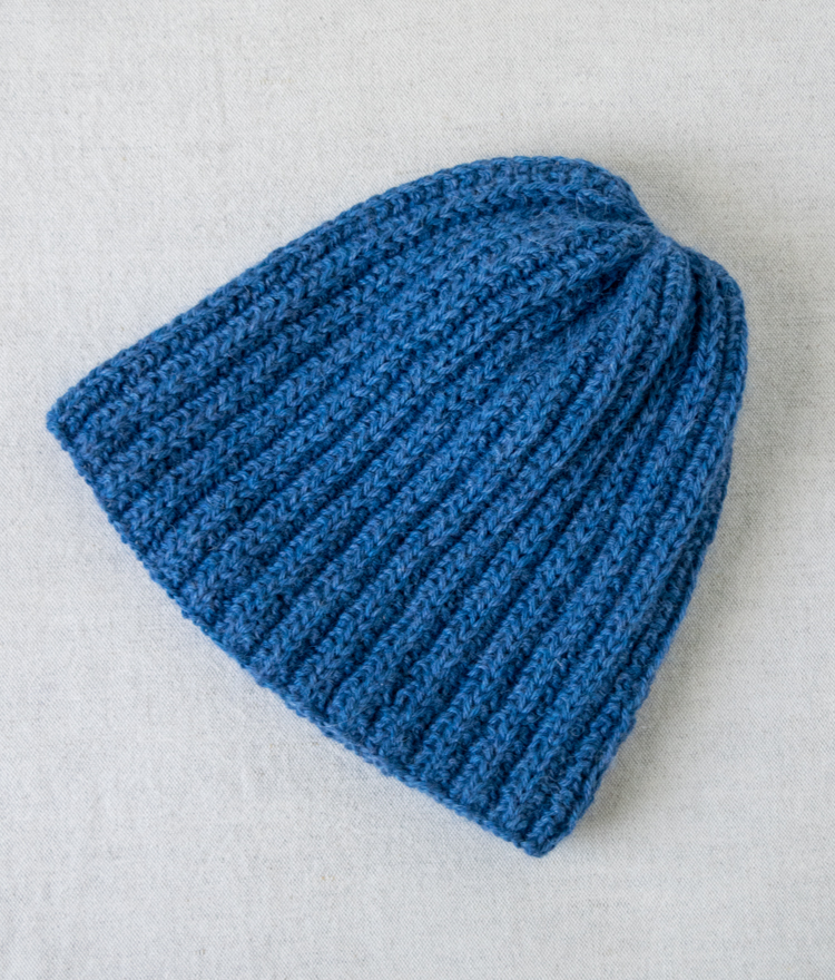 Ribbed knit hat hot sale pattern straight needles